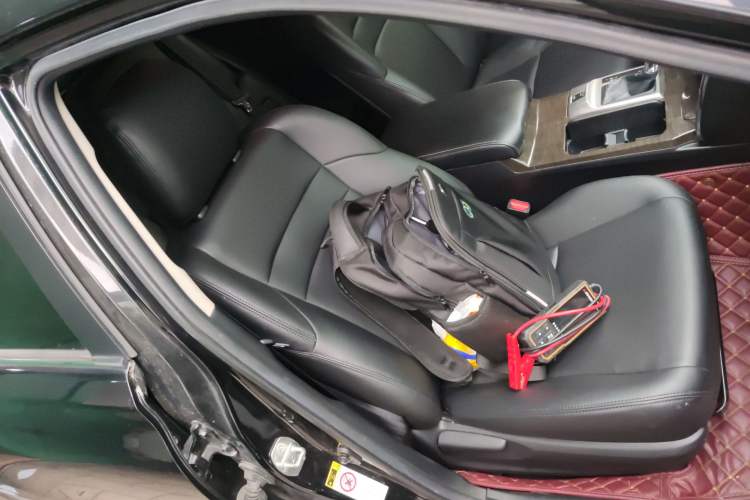 Used Toyota Reiz 2013 2.5S Elite Edition Right Front Seat