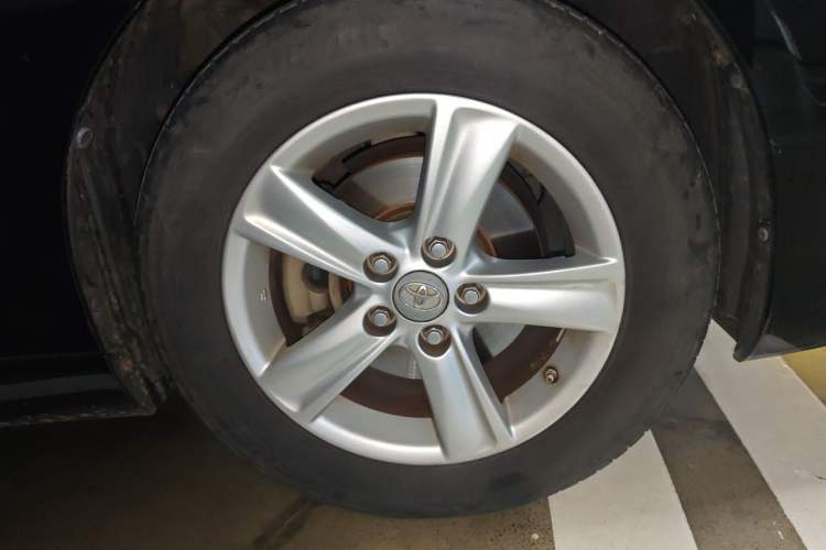 Used Toyota Reiz 2013 2.5S Elite Edition Right Front Wheel Hub