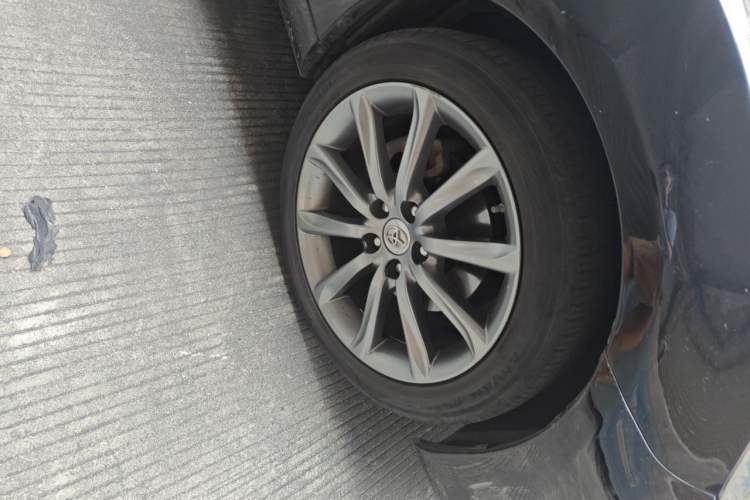Used Toyota Reiz 2013 2.5S Elite Edition Right Front Wheel Hub