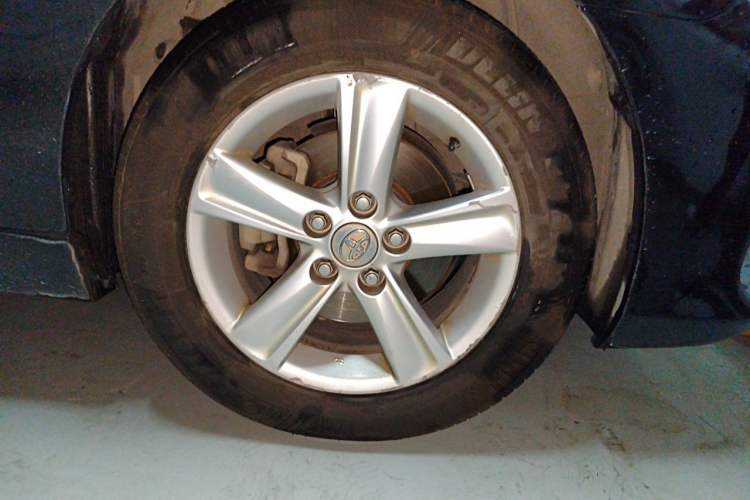 Used Toyota Reiz 2013 2.5V Elite Edition Right Front Wheel Hub