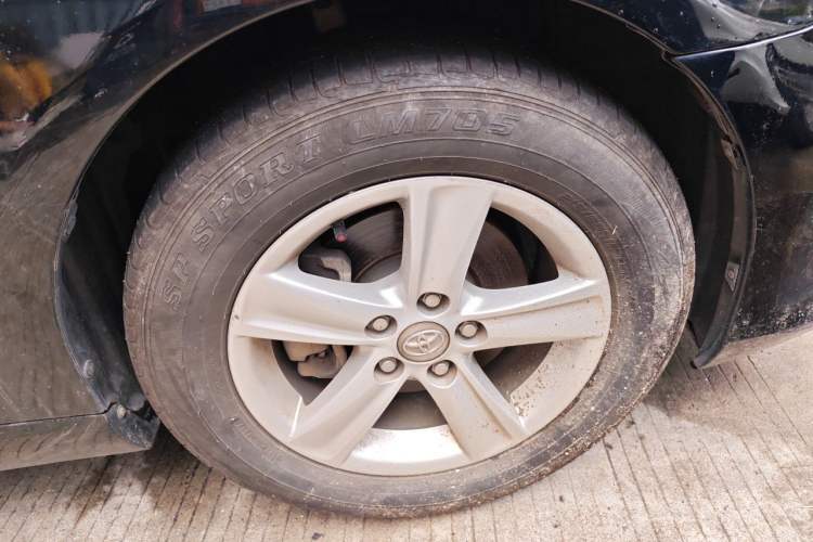 Used Toyota Reiz 2013 2.5S Elite Edition Right Front Wheel Hub