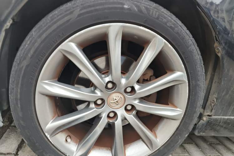 Used Toyota Reiz 2013 2.5V Elite Edition Right Front Wheel Hub