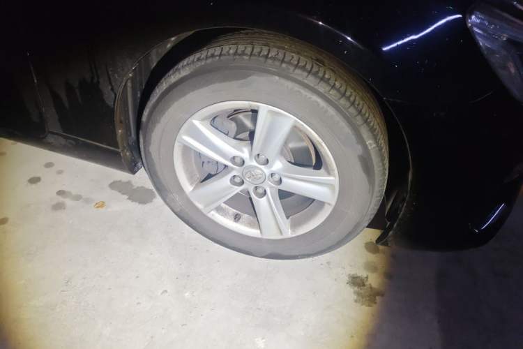 Used Toyota Reiz 2013 2.5V Elite Edition Right Front Wheel Hub