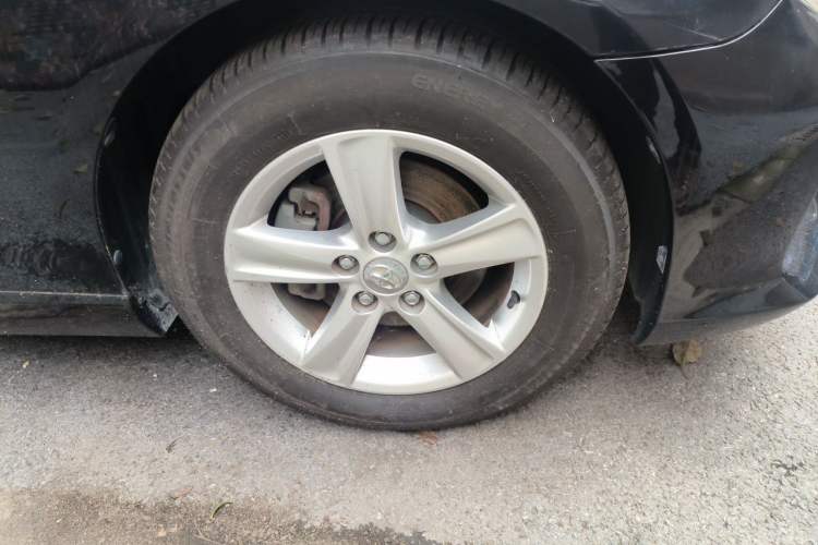 Used Toyota Reiz 2013 2.5S Elite Edition Right Front Wheel Hub