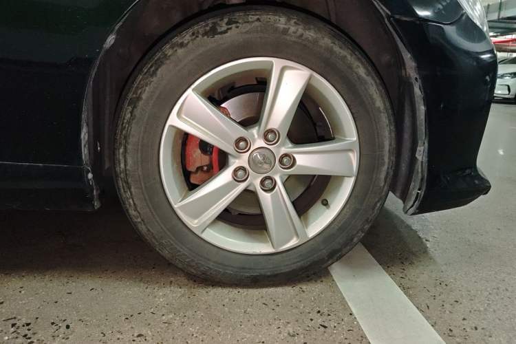 Used Toyota Reiz 2013 2.5V Elite Edition Right Front Wheel Hub