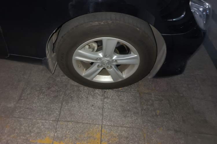 Used Toyota Reiz 2013 2.5V Elite Edition Right Front Wheel Hub