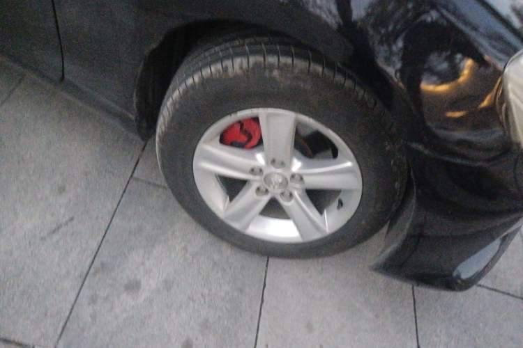 Used Toyota Reiz 2013 2.5V Elite Edition Right Front Wheel Hub
