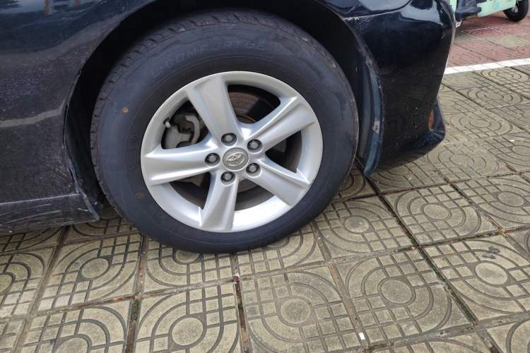 Used Toyota Reiz 2013 2.5V Elite Edition Right Front Wheel Hub