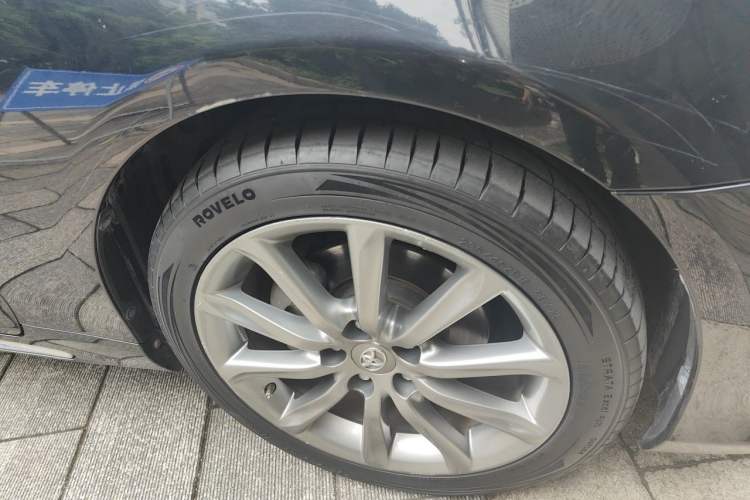 Used Toyota Reiz 2013 2.5V Shangrui Edition Right Front Wheel Hub