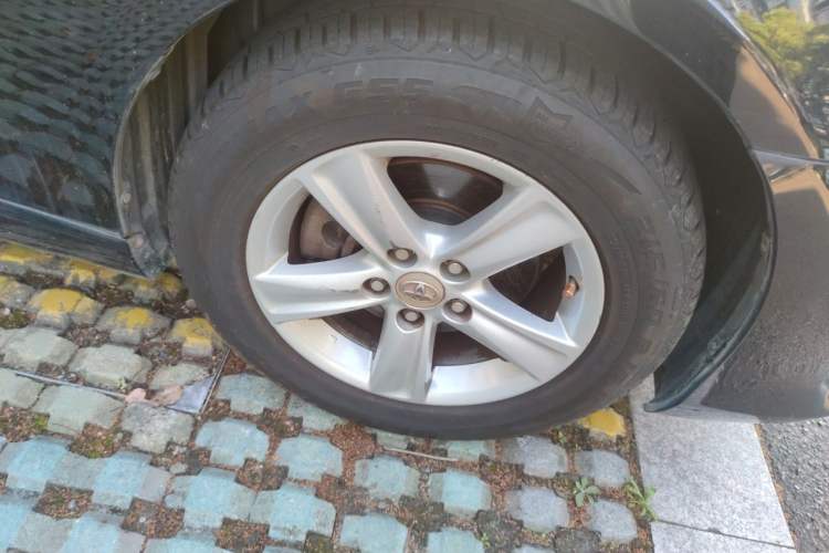 Used Toyota Reiz 2013 2.5S Elite Edition Right Front Wheel Hub