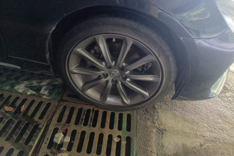 Used Toyota Reiz 2013 2.5V Shangrui Edition Right Front Wheel Hub