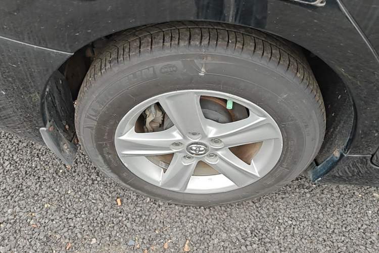 Used Toyota Reiz 2013 2.5V Elite Edition Right Rear Wheel Hub