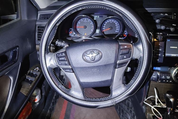 Used Toyota Reiz 2013 2.5V Supreme Edition Steering Wheel