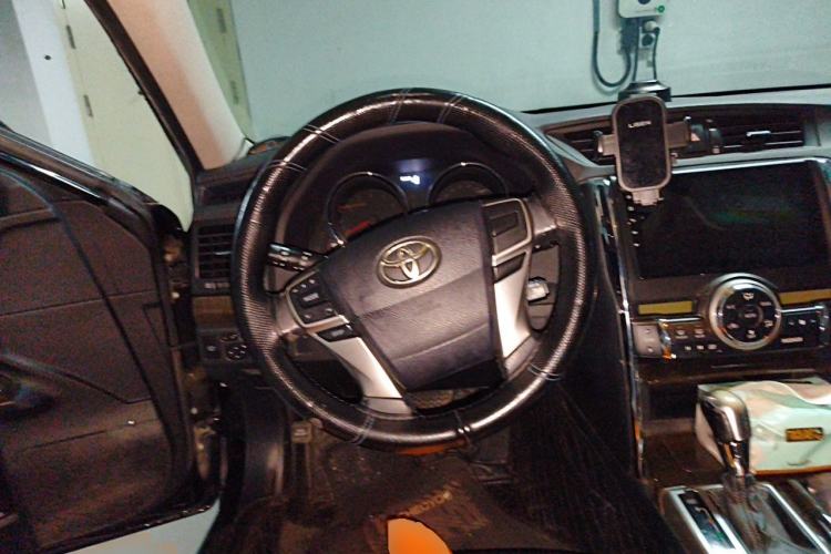 Used Toyota Reiz 2013 2.5V Elite Edition Steering Wheel