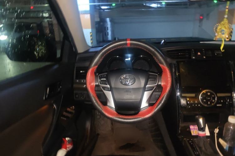 Used Toyota Reiz 2013 2.5V Elite Edition Steering Wheel