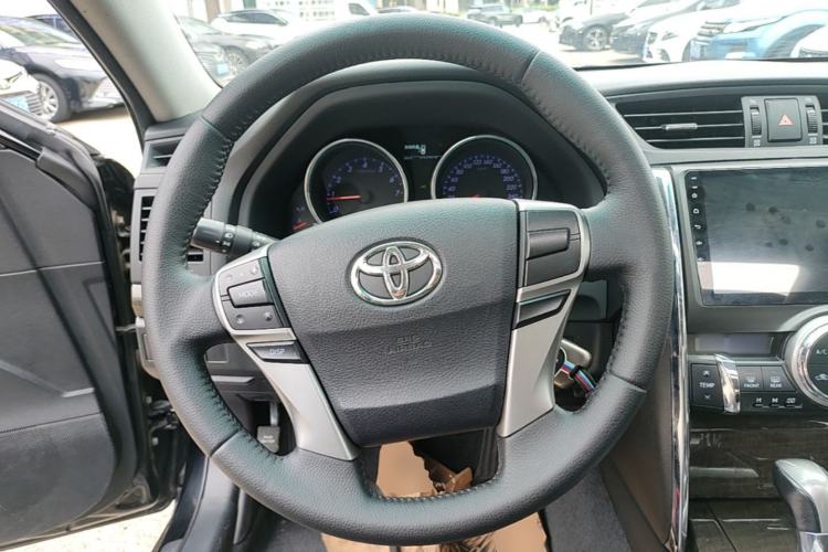 Used Toyota Reiz 2013 2.5V Elite Edition Steering Wheel