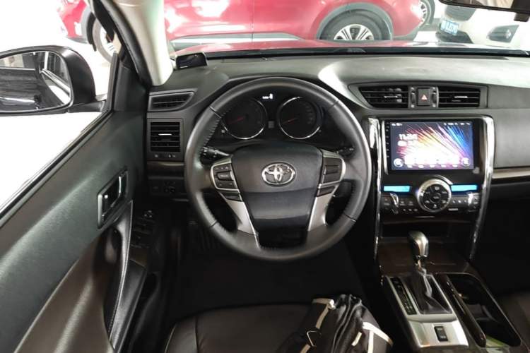 Used Toyota Reiz 2013 2.5V Elite Edition Steering Wheel