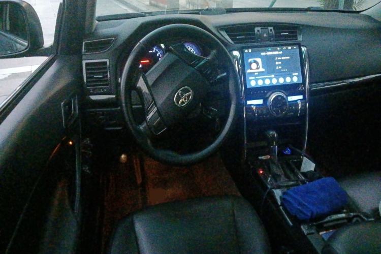 Used Toyota Reiz 2013 2.5V Elite Edition Steering Wheel