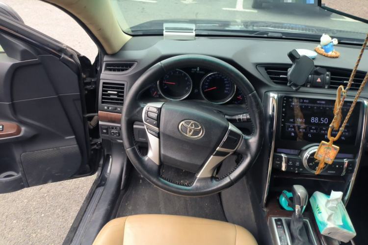 Used Toyota Reiz 2013 2.5V Elite Edition Steering Wheel