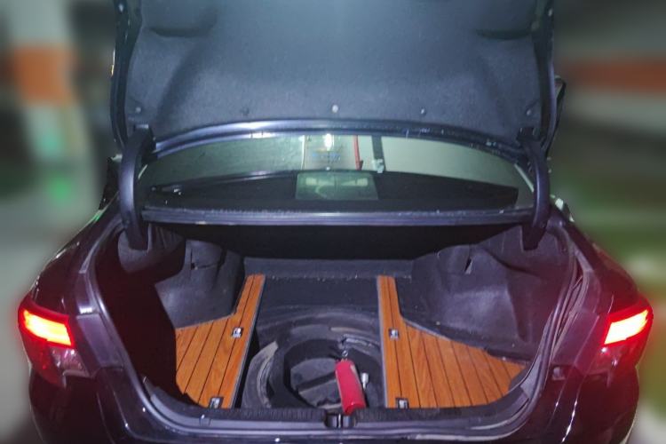 Used Toyota Reiz 2013 2.5V Elite Edition Trunk