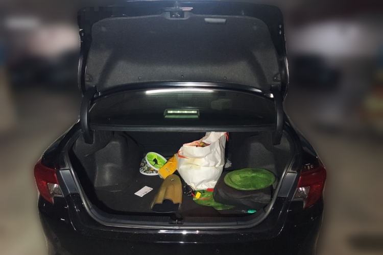 Used Toyota Reiz 2013 2.5V Elite Edition Trunk