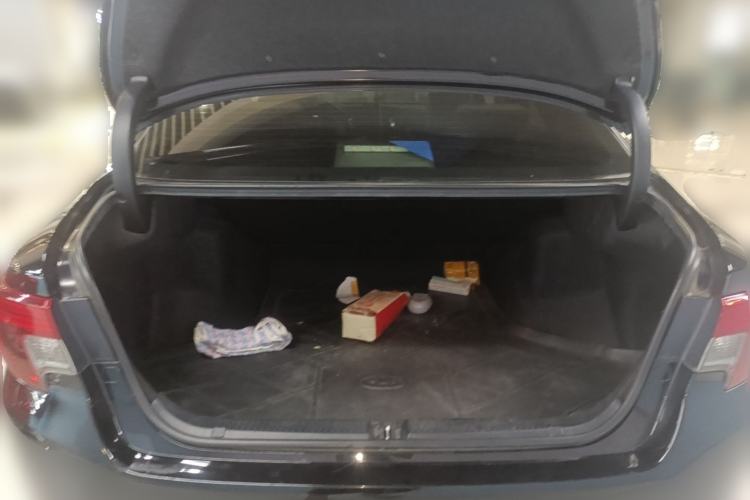 Used Toyota Reiz 2013 2.5V Shangrui Edition Trunk