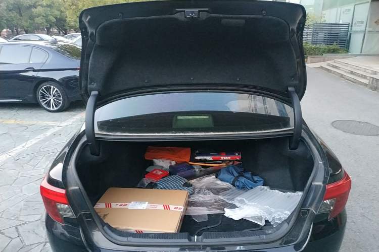 Used Toyota Reiz 2013 2.5V Shangrui Edition Trunk