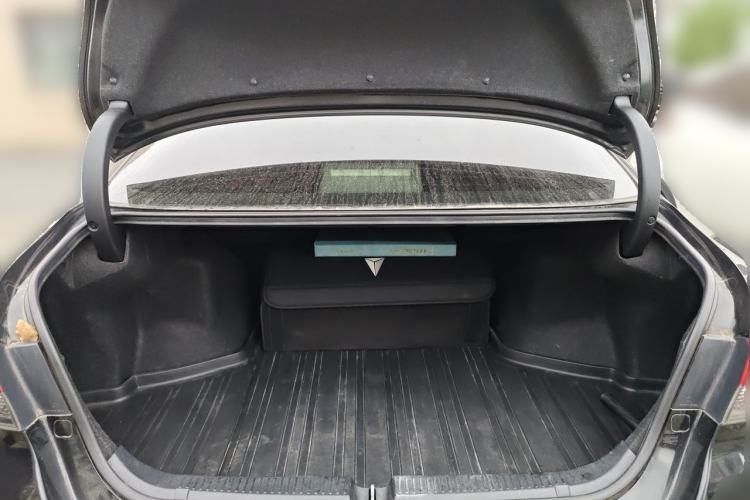 Used Toyota Reiz 2013 2.5V Elite Edition Trunk