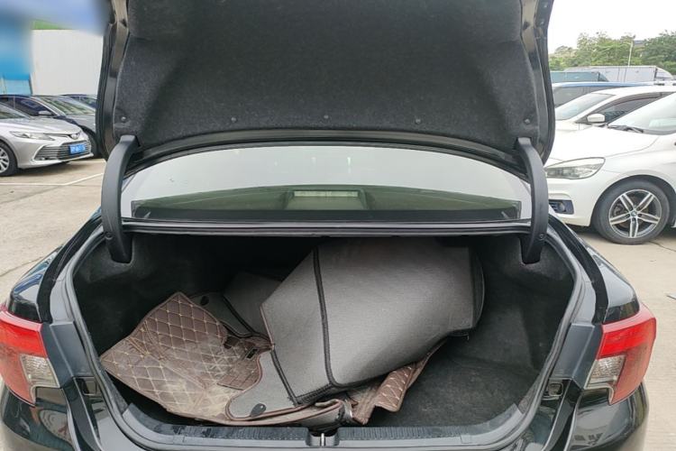 Used Toyota Reiz 2013 2.5V Elite Edition Trunk