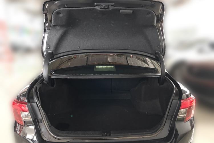 Used Toyota Reiz 2013 2.5V Elite Edition Trunk