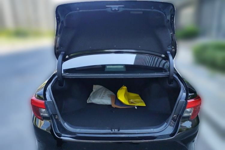 Used Toyota Reiz 2013 2.5V Elite Edition Trunk