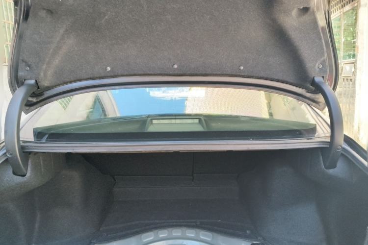 Used Toyota Reiz 2013 2.5V Elite Edition Trunk