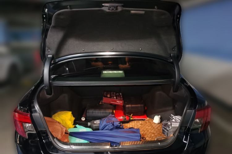 Used Toyota Reiz 2013 2.5V Supreme Edition Trunk