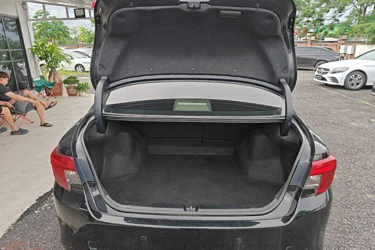 Used Toyota Reiz 2013 2.5V Elite Edition Trunk