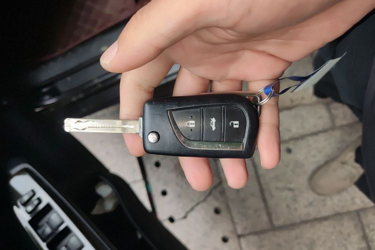 Used Toyota Reiz 2013 2.5S Elite Edition Vehicle Key