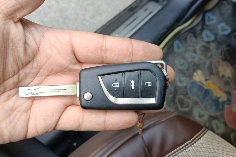Used Toyota Reiz 2013 2.5S Elite Edition Vehicle Key