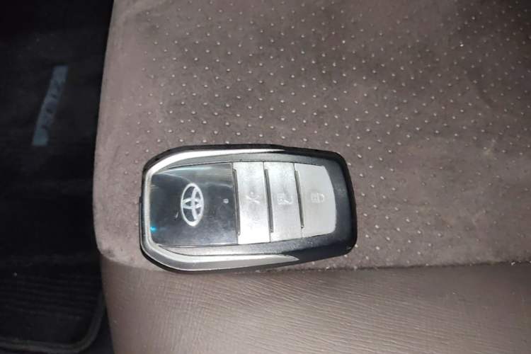 Used Toyota Reiz 2013 2.5V Shangrui Edition Vehicle Key