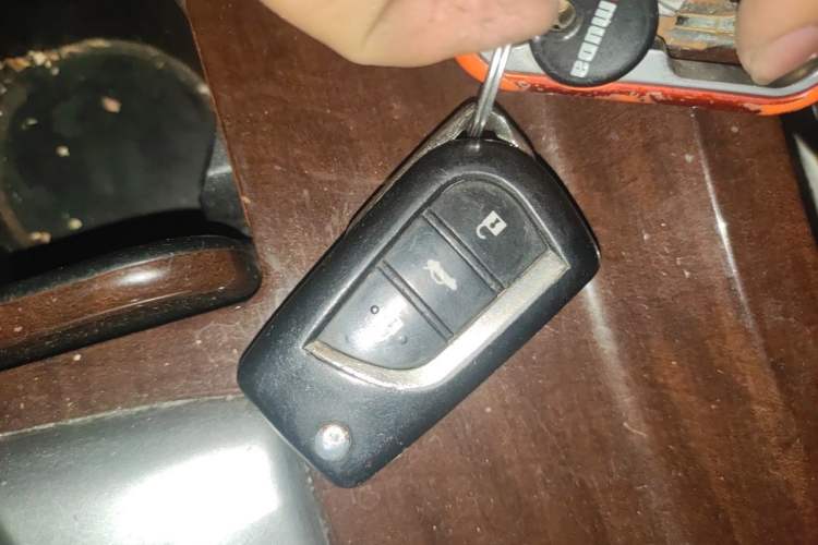 Used Toyota Reiz 2013 2.5V Supreme Edition Vehicle Key