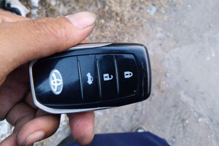 Used Toyota Reiz 2013 2.5V Shangrui Edition Vehicle Key