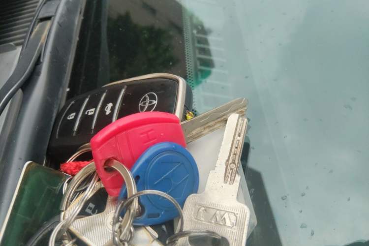 Used Toyota Reiz 2013 2.5V Elite Edition Vehicle Key