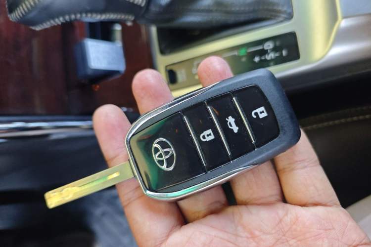 Used Toyota Reiz 2013 2.5V Shangrui Edition Vehicle Key