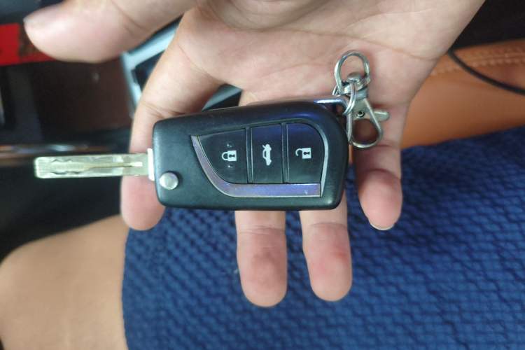 Used Toyota Reiz 2013 2.5S Elite Edition Vehicle Key