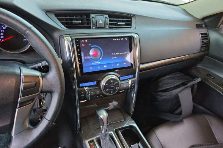 Used Toyota Reiz 2013 2.5V Elite Edition Audio And AC Panel