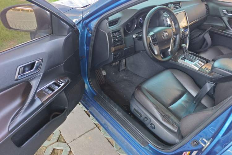 Used Toyota Reiz 2013 2.5V Elite Edition Driver Seat