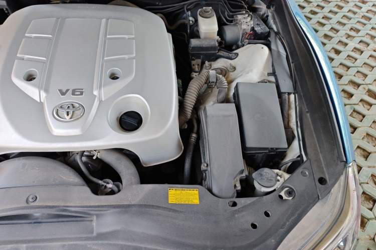 Used Toyota Reiz 2013 2.5V Elite Edition Engine Bay Left