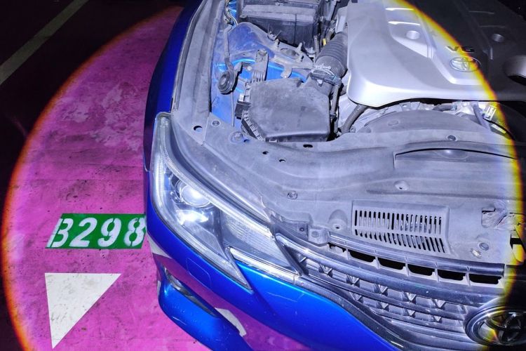 Used Toyota Reiz 2013 2.5V Shangrui Edition Engine Bay Right