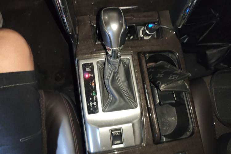 Used Toyota Reiz 2013 2.5V Shangrui Edition Gear Lever