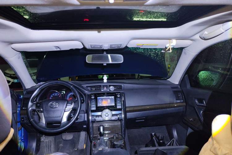 Used Toyota Reiz 2013 2.5V Shangrui Edition Headliner