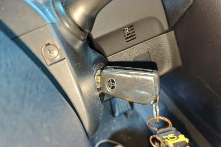 Used Toyota Reiz 2013 2.5V Elite Edition Vehicle Key