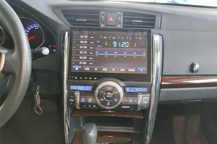 Used Toyota Reiz 2013 2.5S Elite Edition Audio And AC Panel